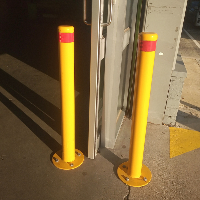 surface mount bollard 90mm diameter x 900mm high