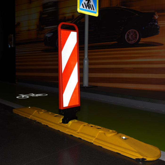 traffic lane separation kerb male end
