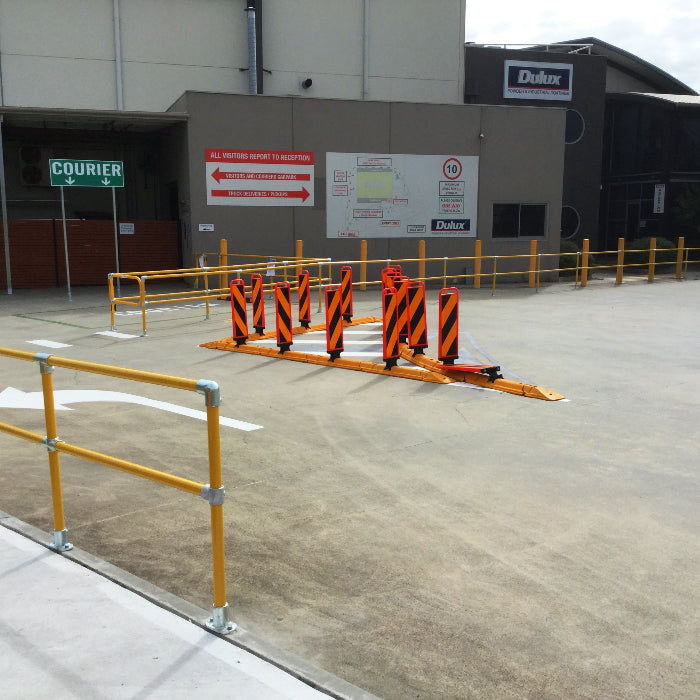 traffic lane separation kerb male end